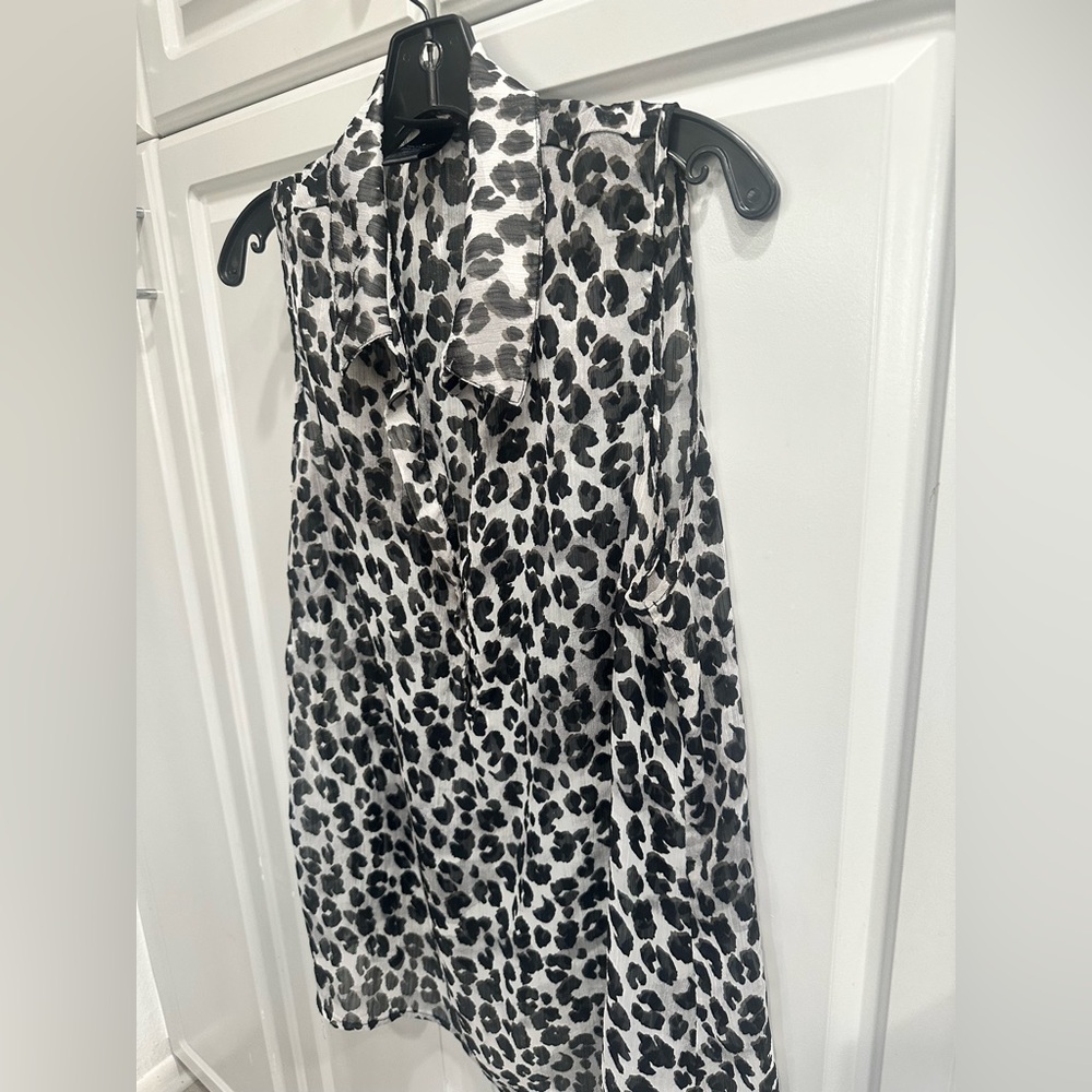 Torrid Black & Gray Sleeveless Leopard Print Sheer V Neck Tunic Top Sz 1 - Picture 2 of 8